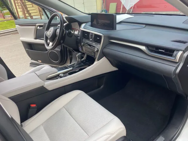 Lexus RX - фото 5