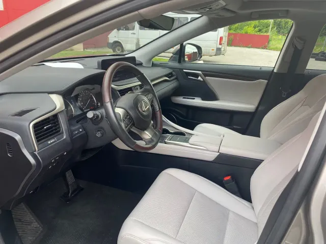 Lexus RX - фото 3