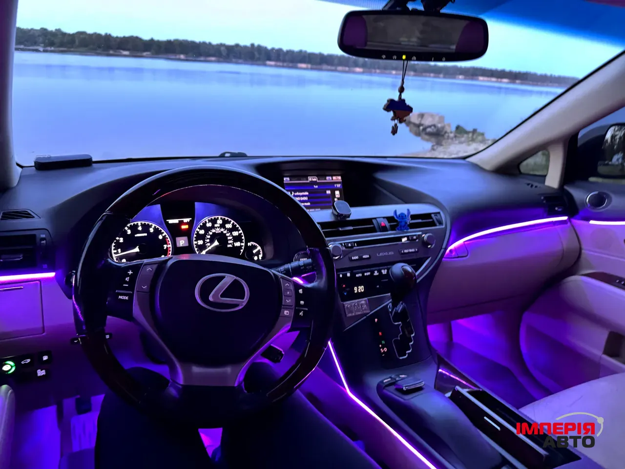 Lexus RX - фото 24