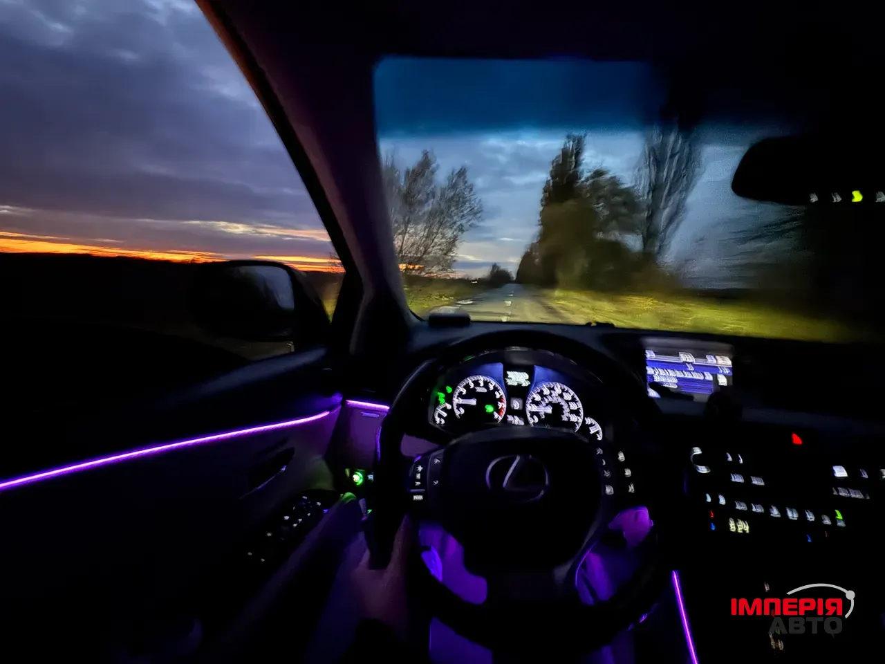 Lexus RX - фото 25