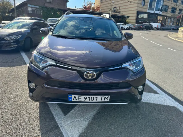 Toyota RAV4 - фото 4