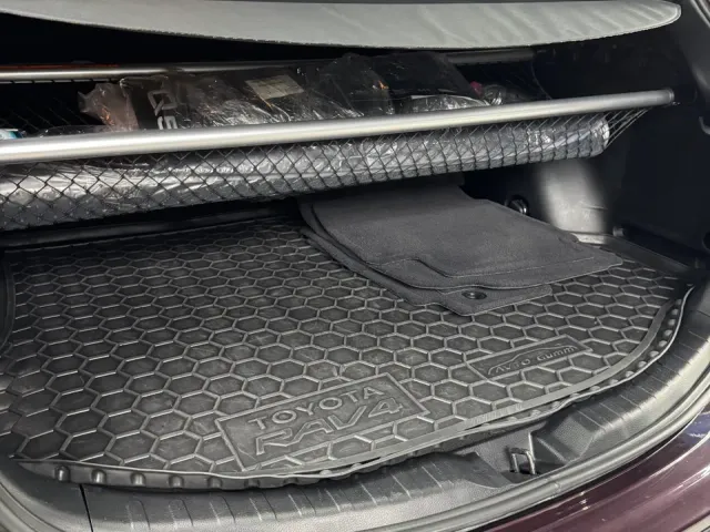 Toyota RAV4 - фото 5