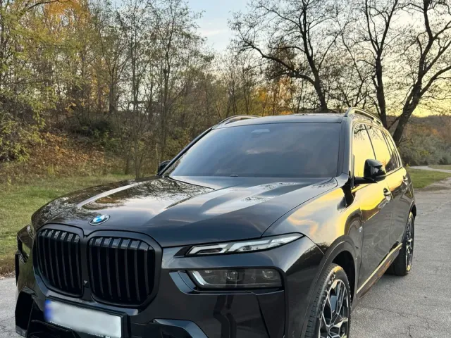 BMW X7 - фото 1