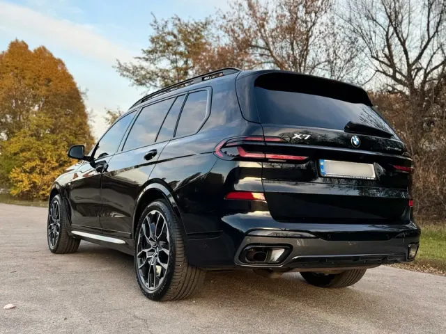 BMW X7 - фото 2