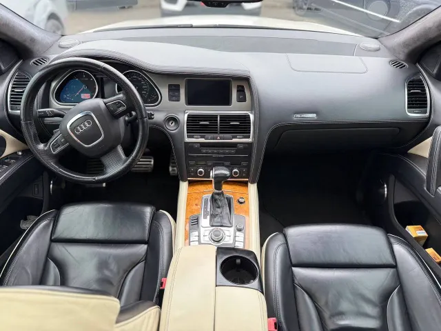 Audi Q7 - фото 4