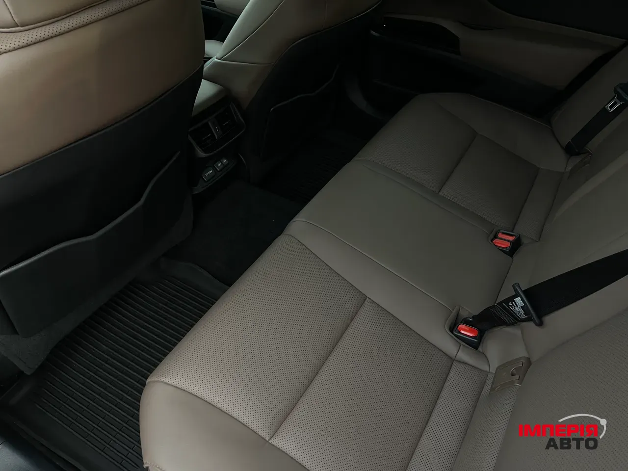 Lexus ES - фото 9