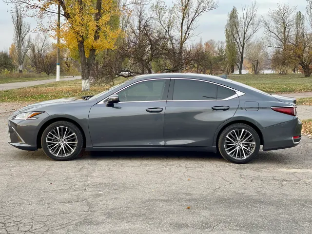 Lexus ES - фото 5