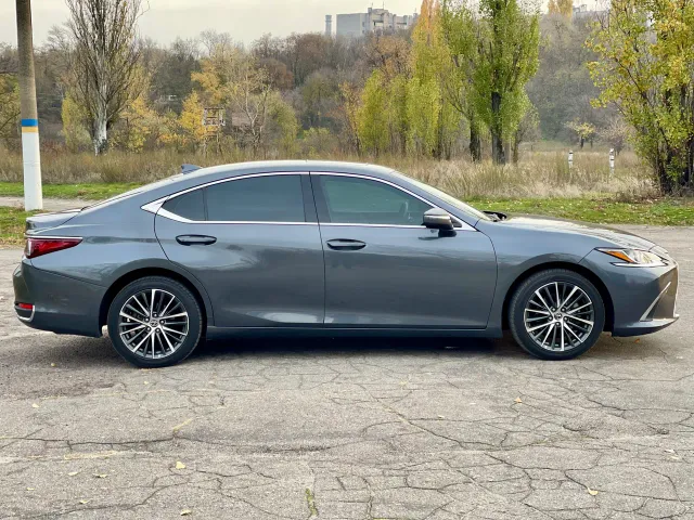 Lexus ES - фото 4