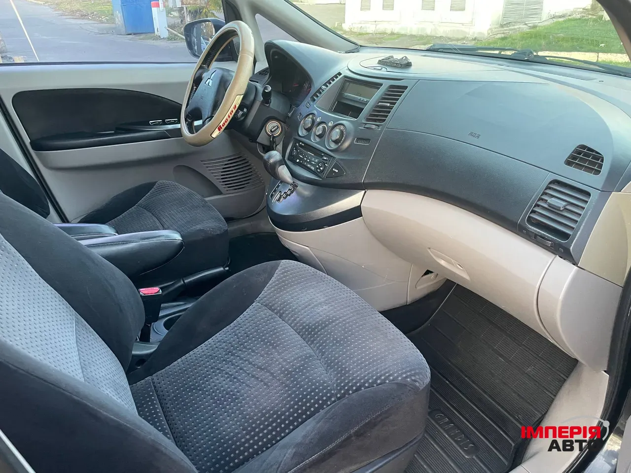 Mitsubishi Grandis - фото 25