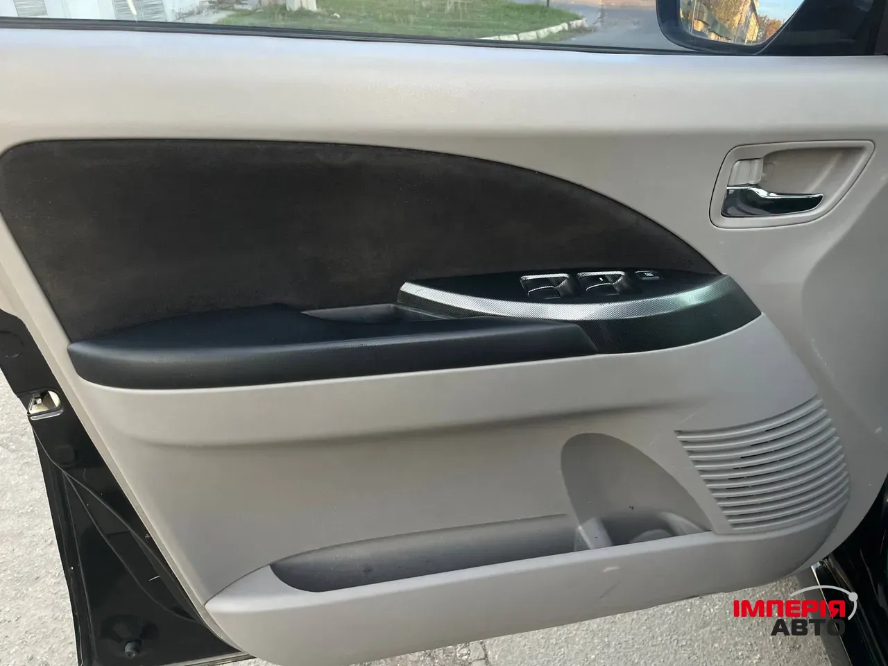 Mitsubishi Grandis - фото 11