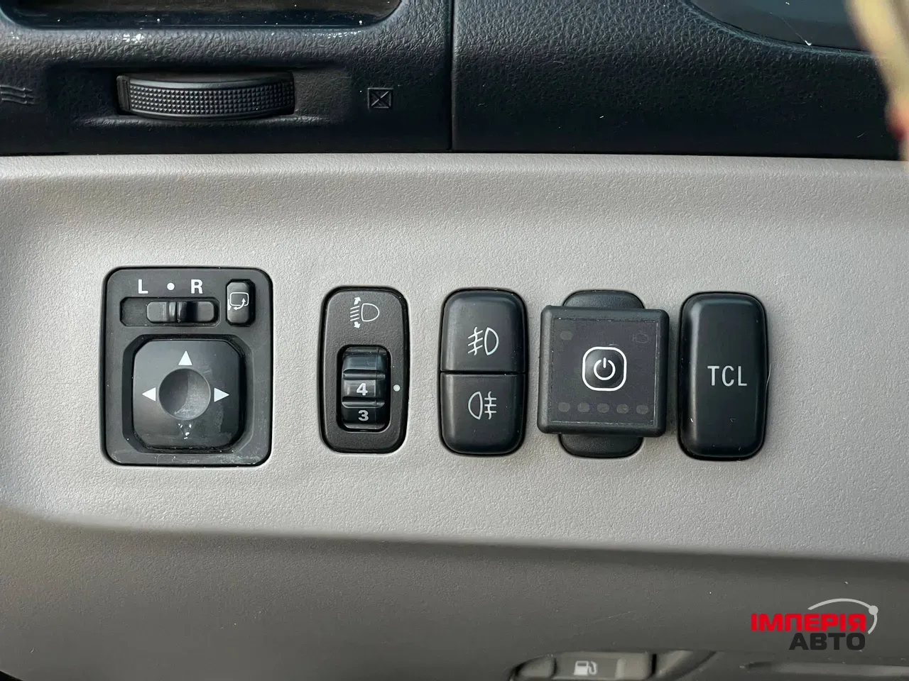 Mitsubishi Grandis - фото 14