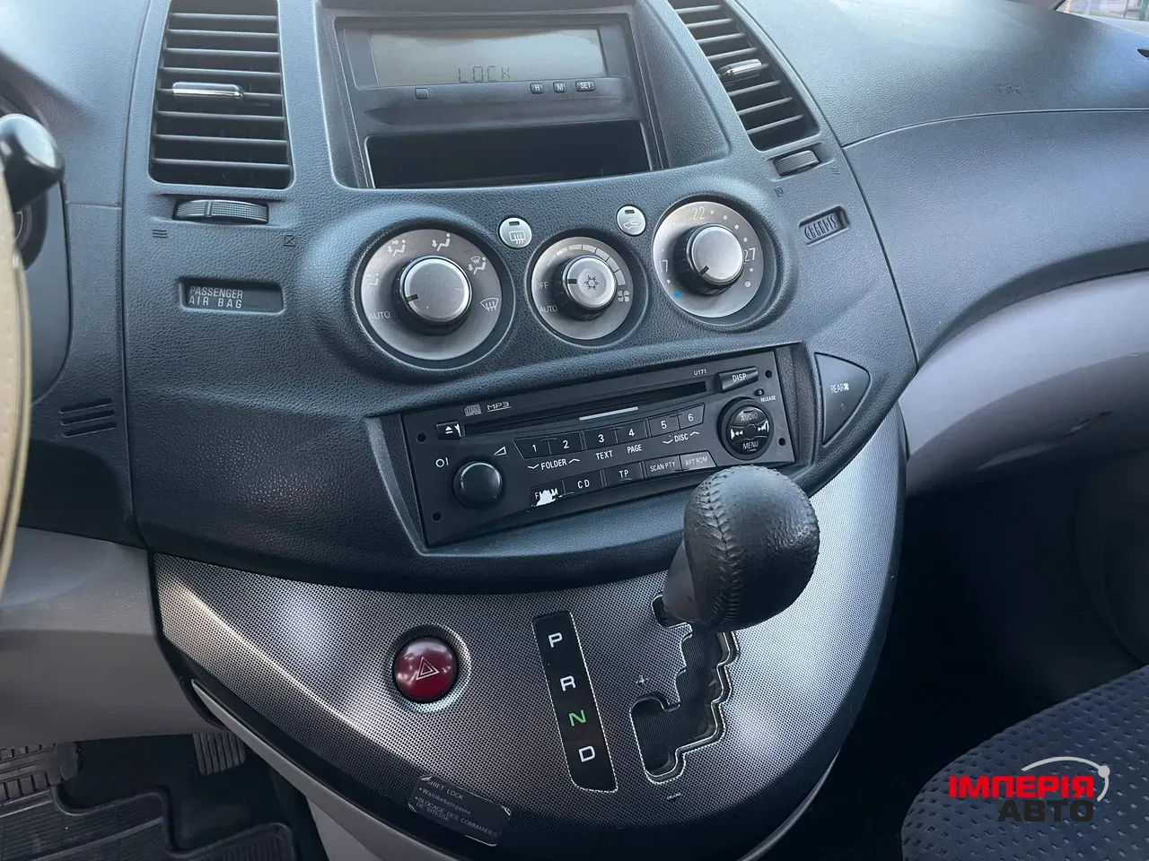 Mitsubishi Grandis - фото 19