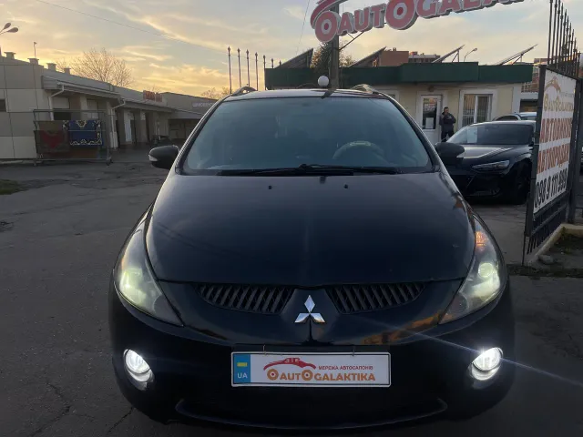 Mitsubishi Grandis - фото 2