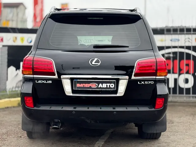 Lexus LX - фото 4
