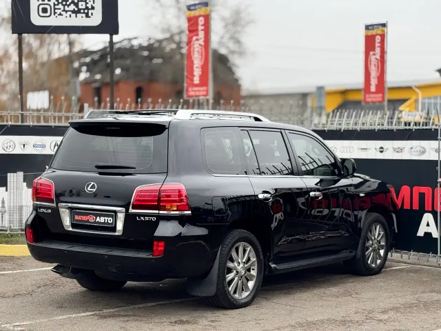 Lexus LX - фото 5