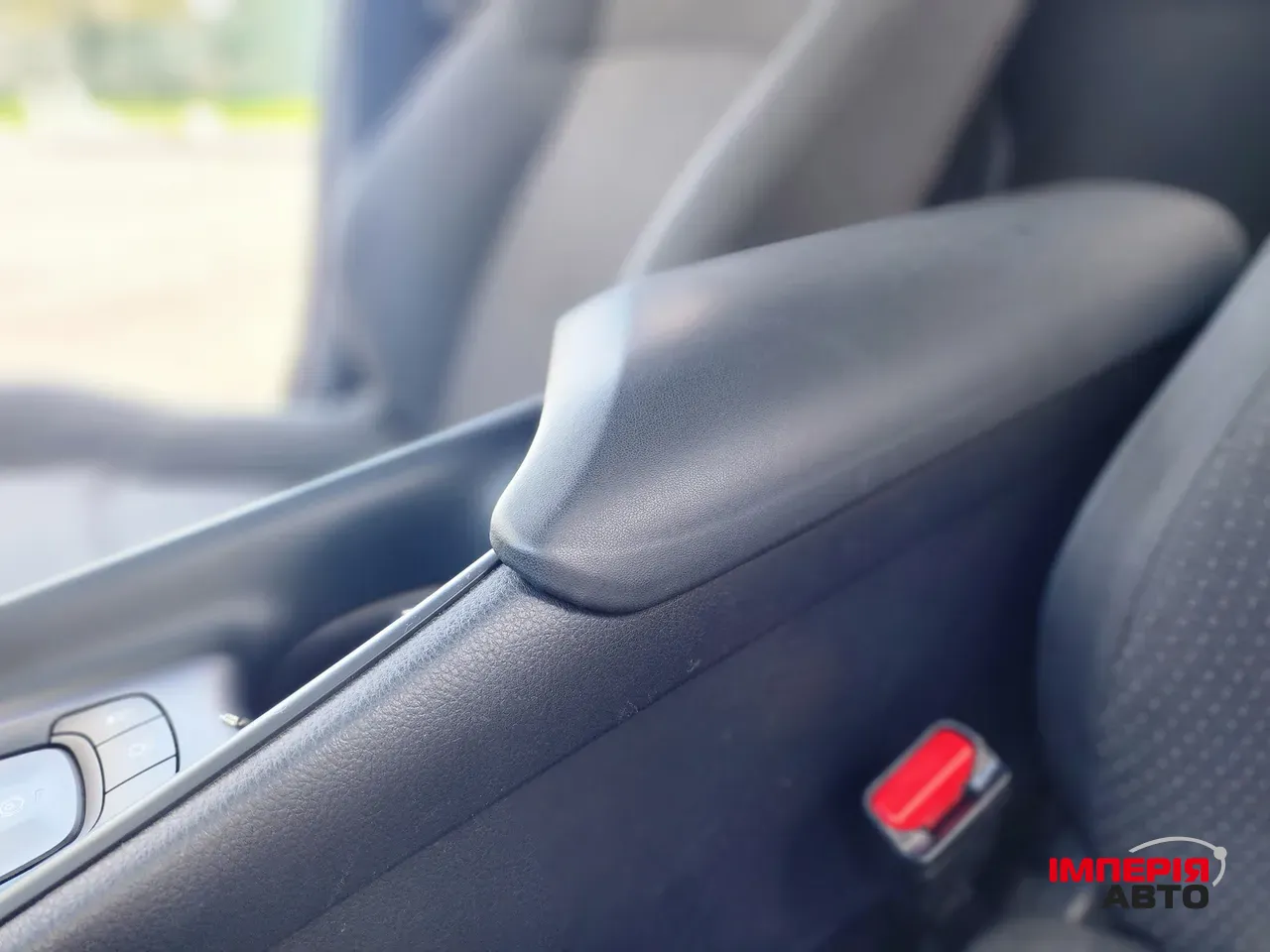 Toyota C-HR - фото 13