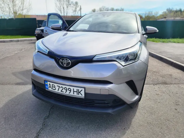 Toyota C-HR - фото 1