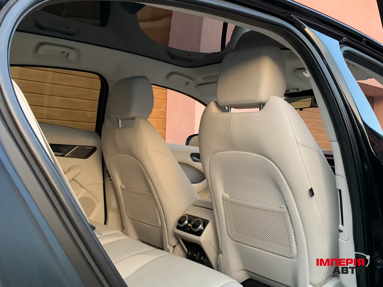 Jaguar I-Pace - фото 69