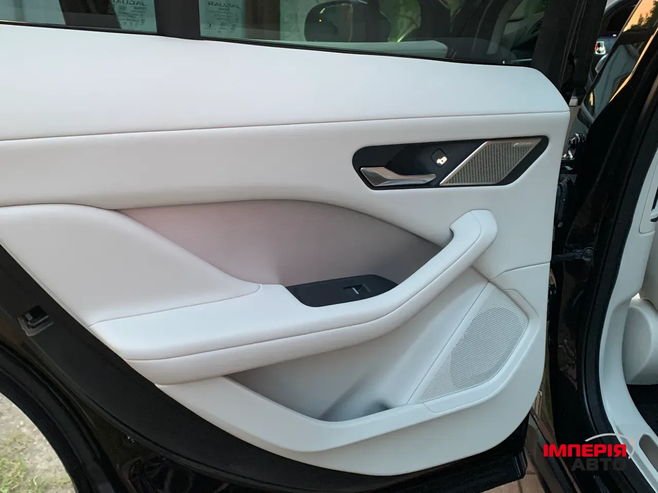 Jaguar I-Pace - фото 45