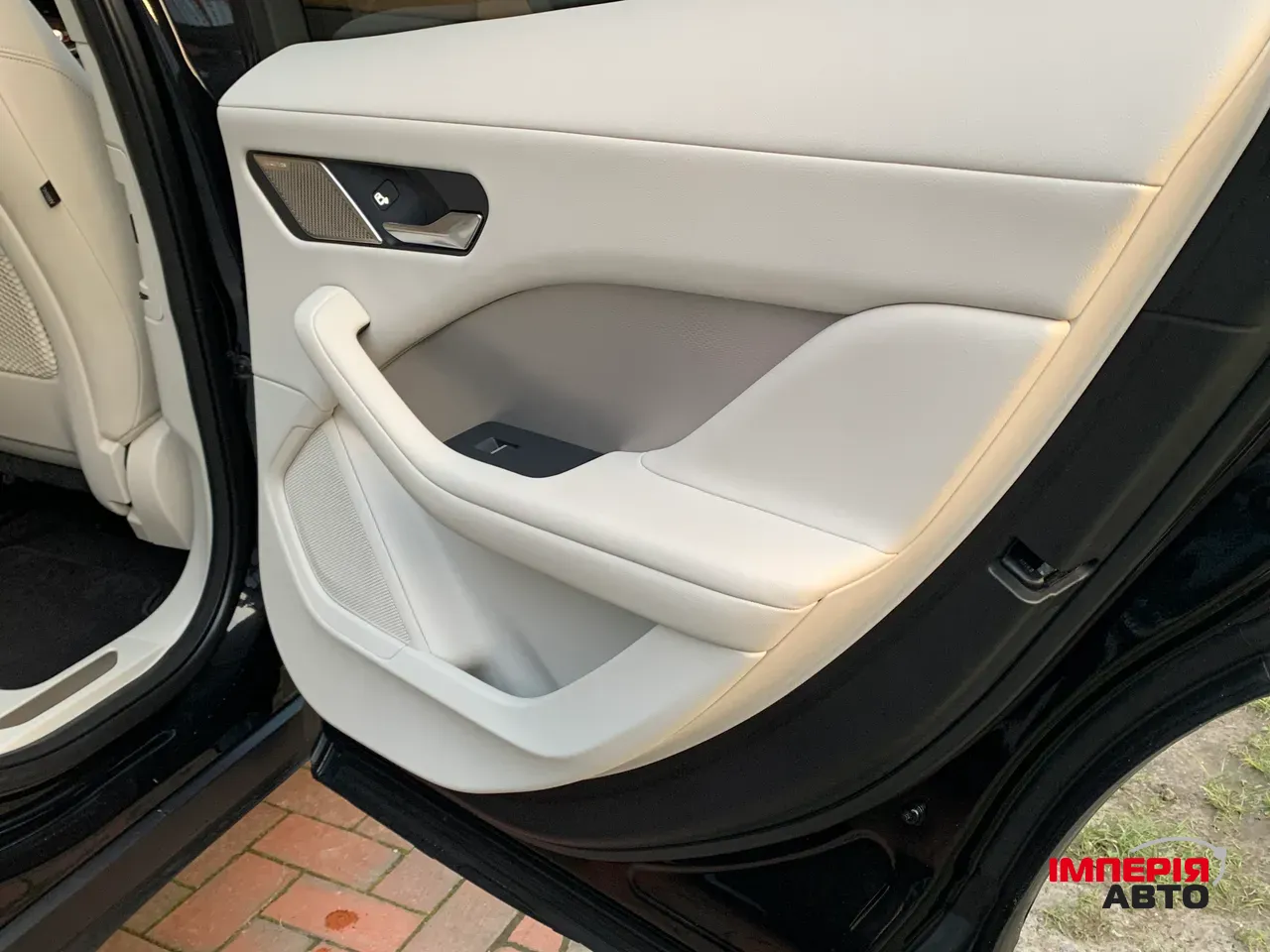 Jaguar I-Pace - фото 68