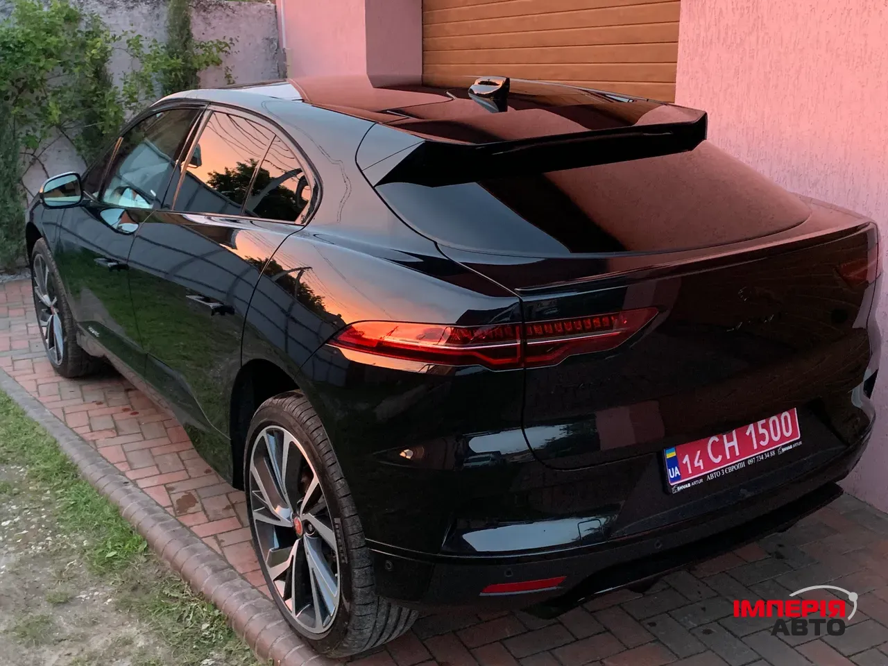 Jaguar I-Pace - фото 27