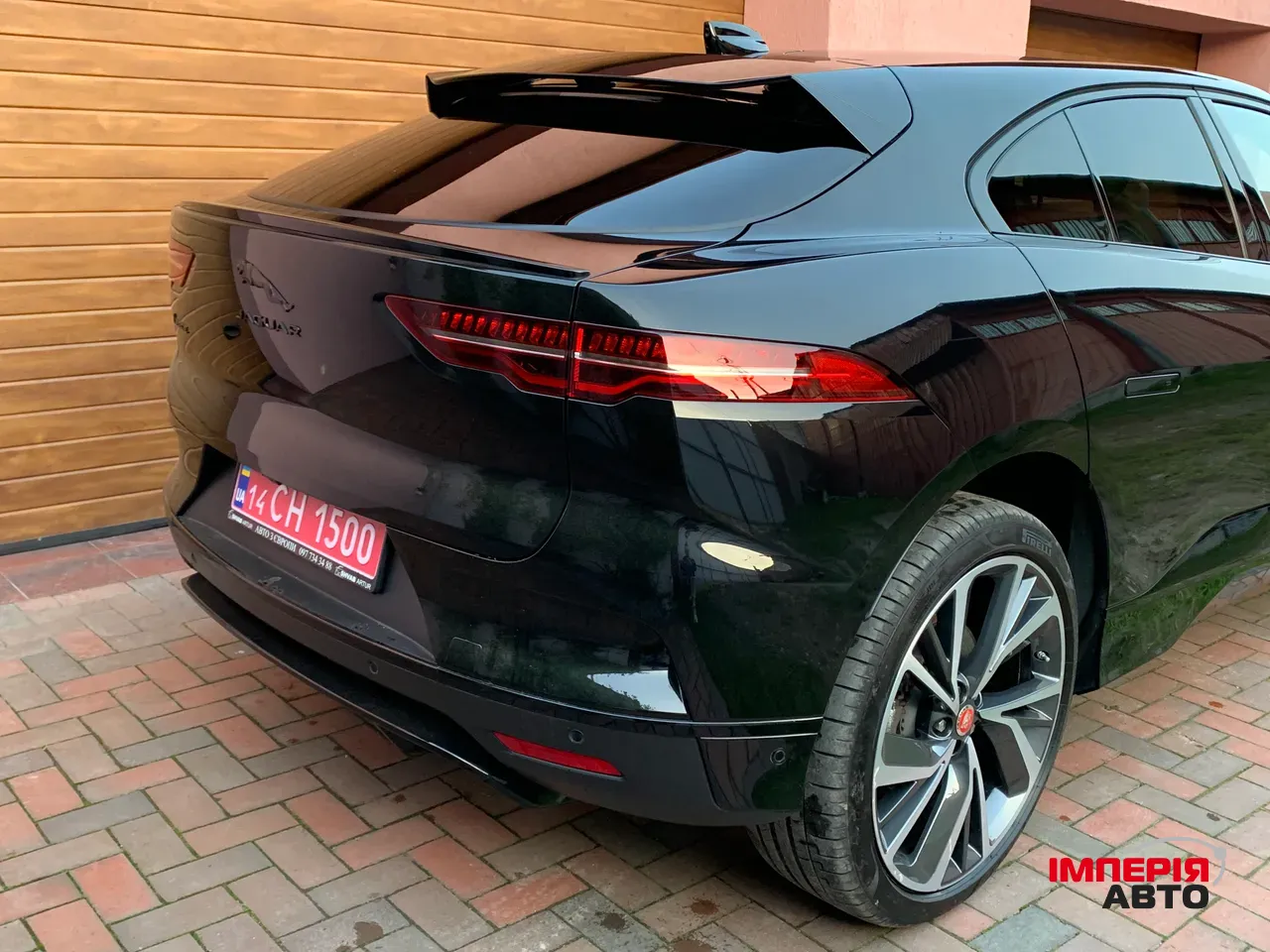 Jaguar I-Pace - фото 12