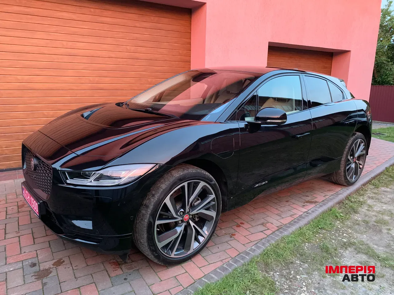 Jaguar I-Pace - фото 24
