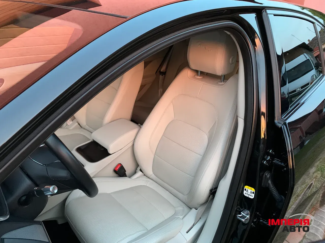 Jaguar I-Pace - фото 39