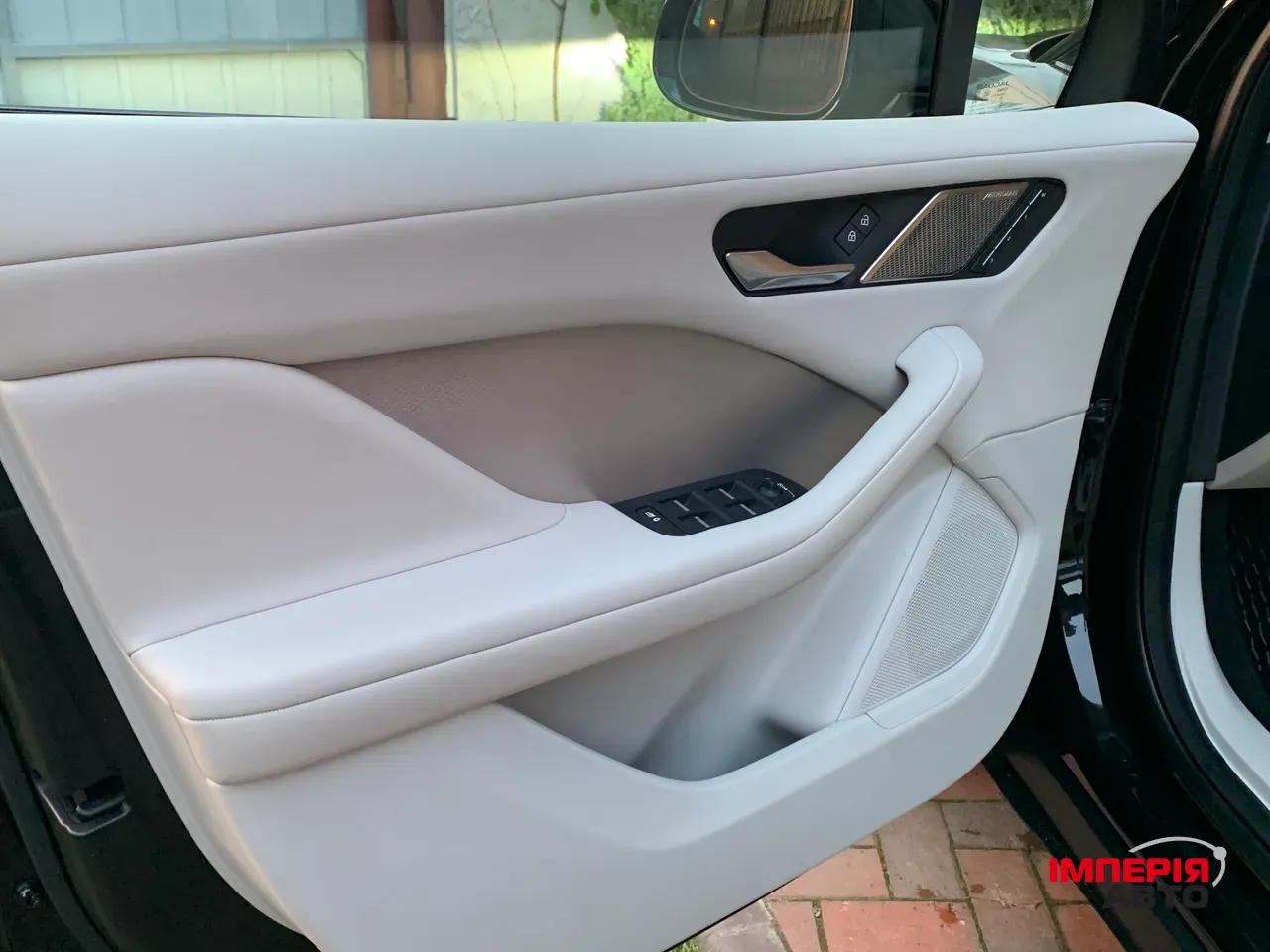 Jaguar I-Pace - фото 64