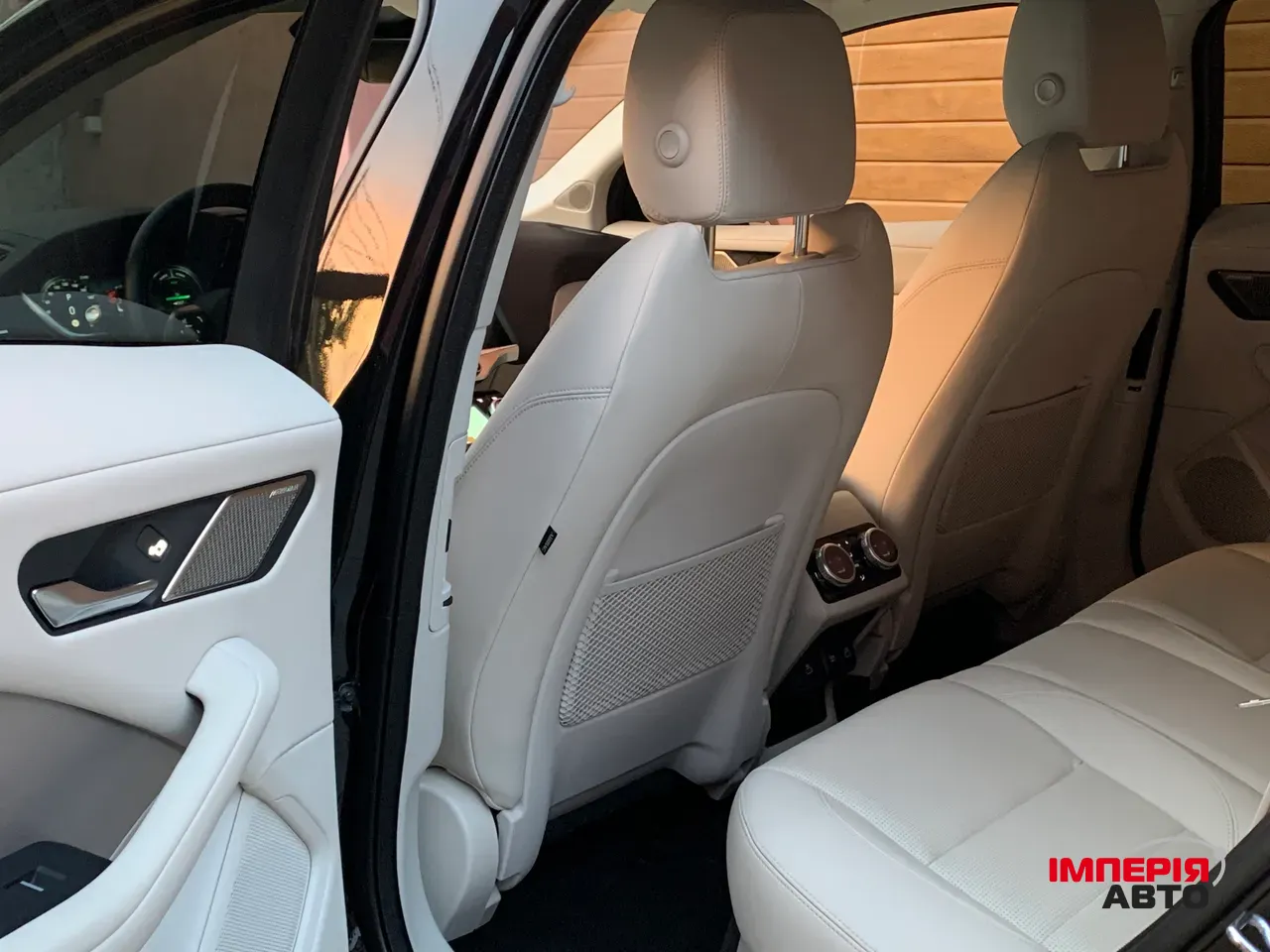 Jaguar I-Pace - фото 47