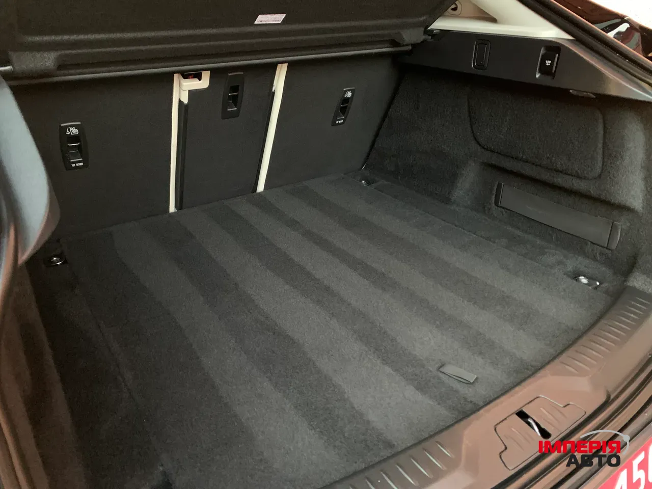 Jaguar I-Pace - фото 67