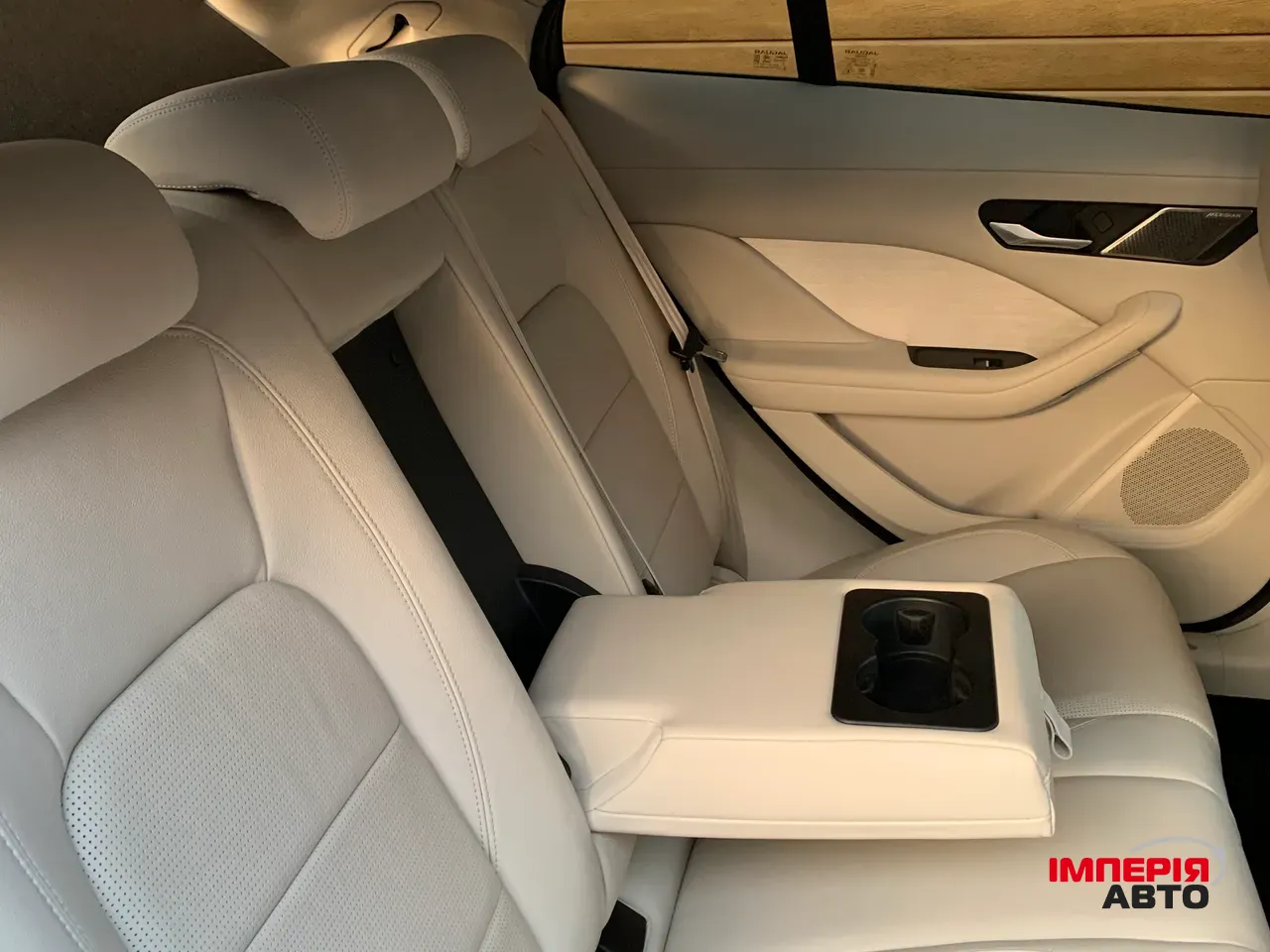 Jaguar I-Pace - фото 78