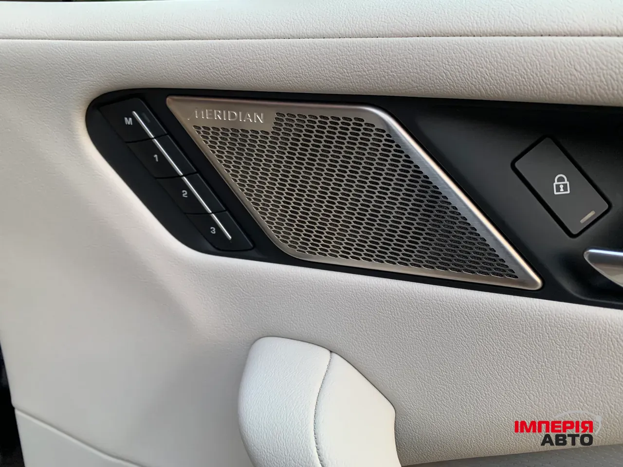 Jaguar I-Pace - фото 87