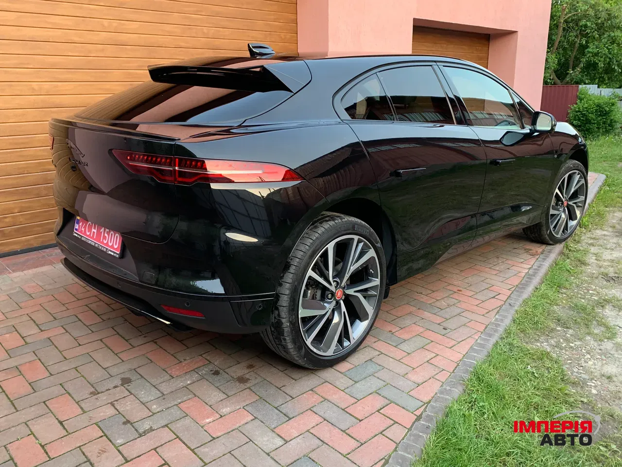 Jaguar I-Pace - фото 7