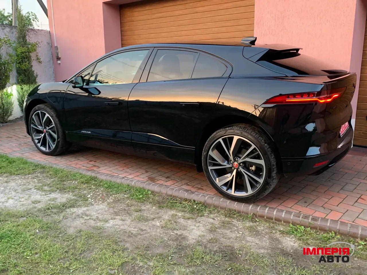 Jaguar I-Pace - фото 18