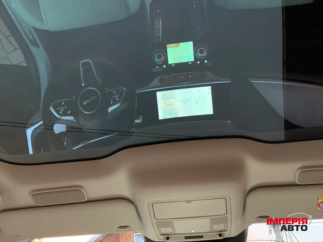 Jaguar I-Pace - фото 42