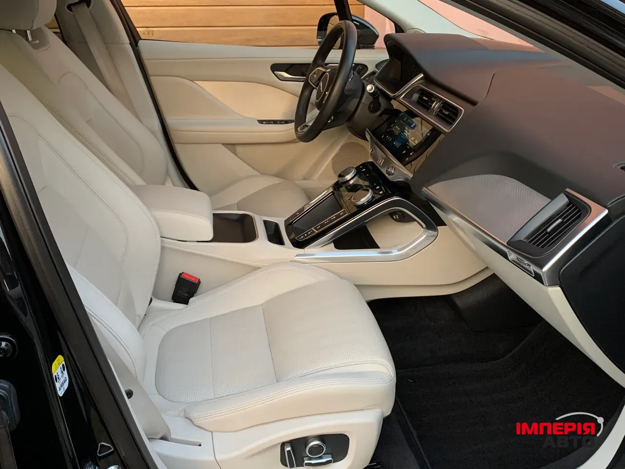 Jaguar I-Pace - фото 79