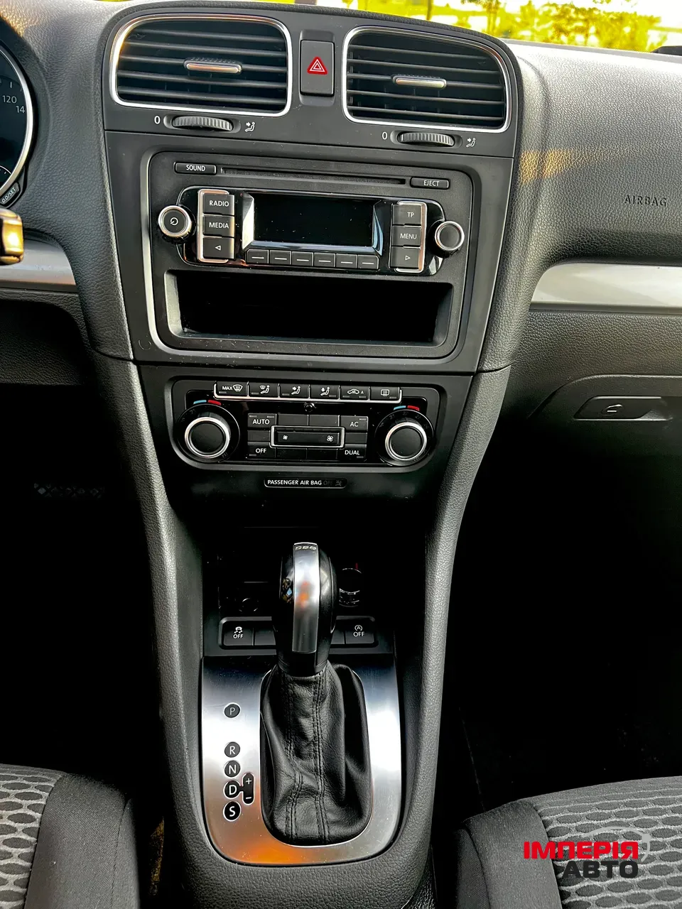 Volkswagen Golf - фото 11