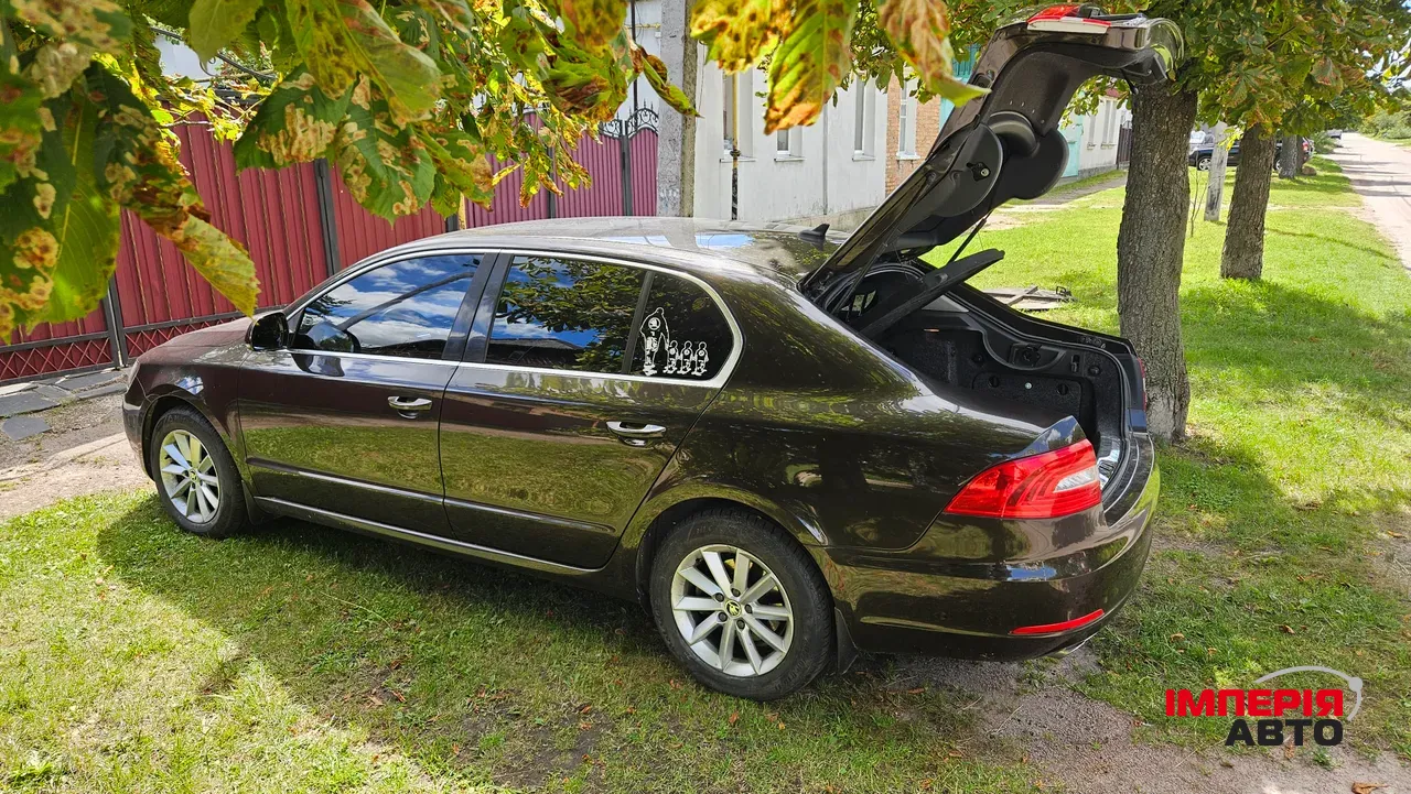 Skoda Superb - фото 8