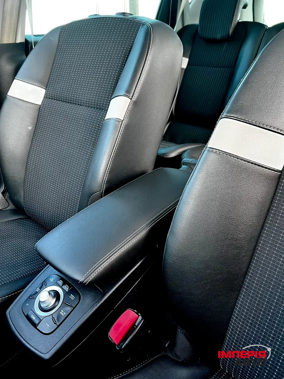 Renault Scenic - фото 14