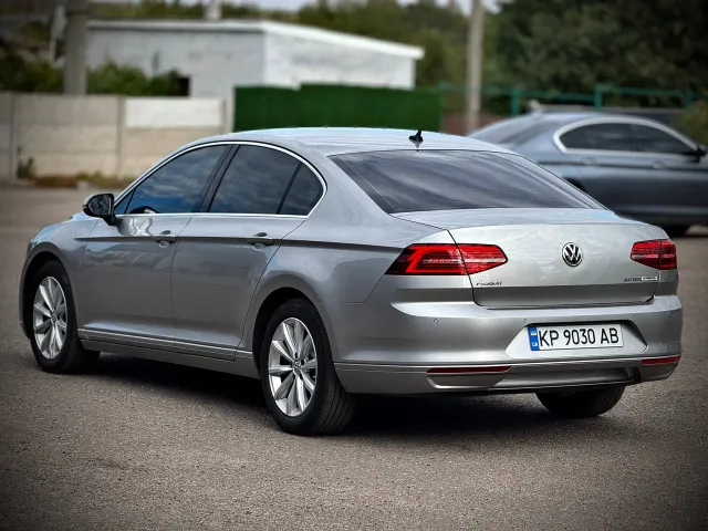 Volkswagen Passat - фото 5