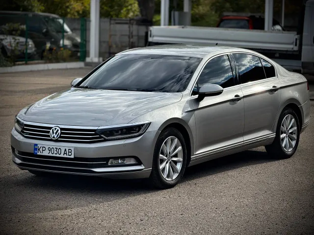 Volkswagen Passat - фото 1