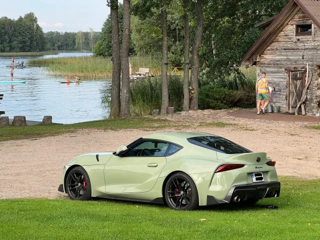 Toyota Supra - фото 1