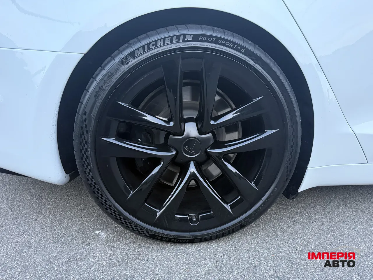 Tesla Model S - фото 15