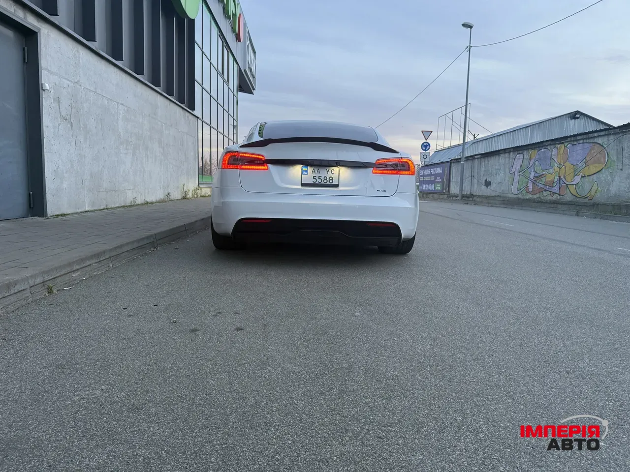 Tesla Model S - фото 13