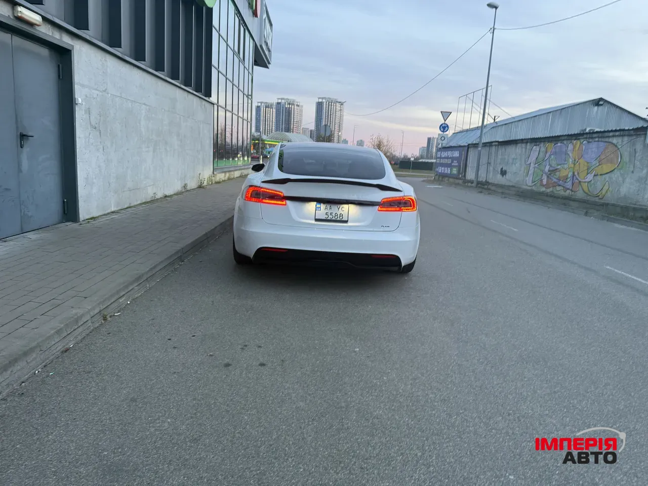 Tesla Model S - фото 11