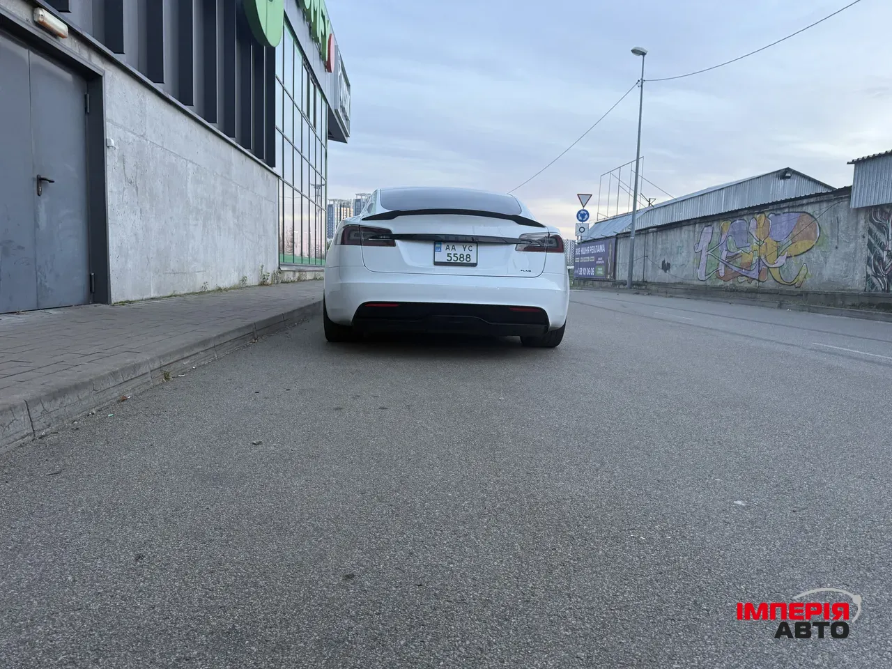 Tesla Model S - фото 12