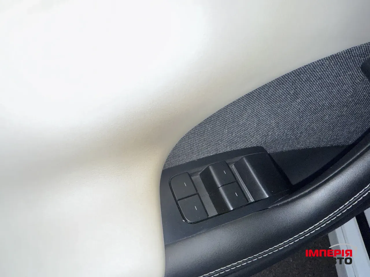 Tesla Model S - фото 28