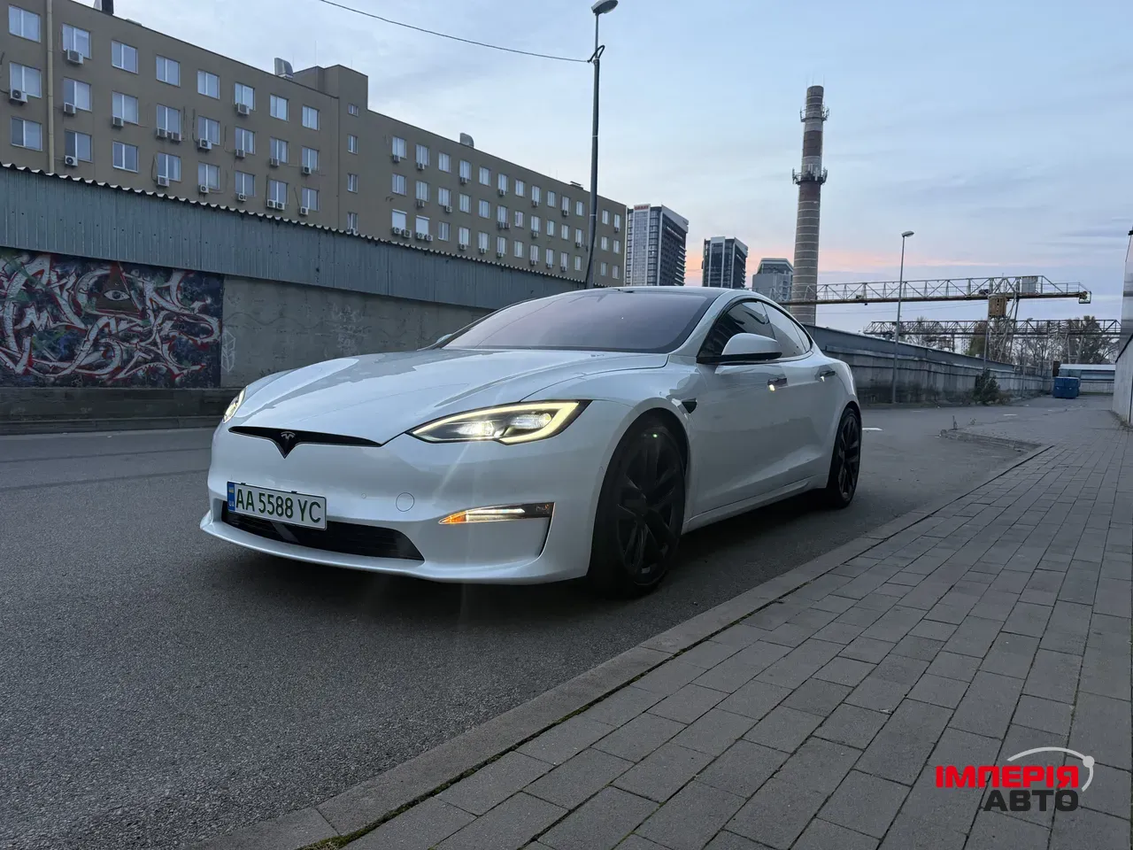 Tesla Model S - фото 8
