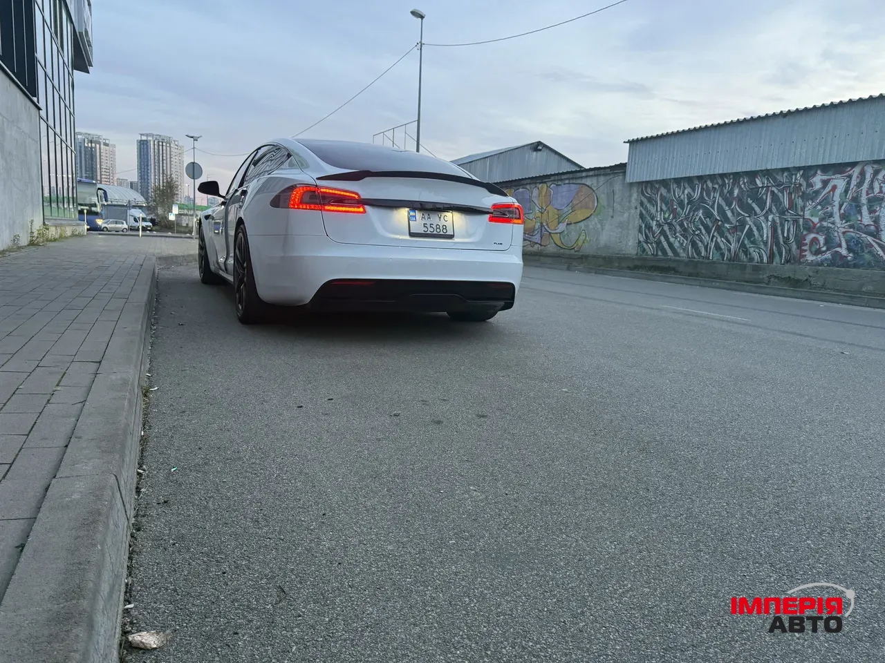 Tesla Model S - фото 3